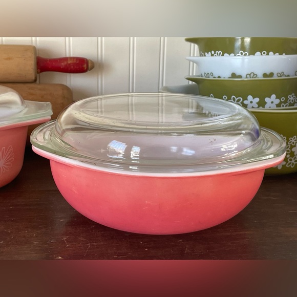 Pyrex Other - Vintage Retro Pyrex Flamingo Pink Lidded 2 QT Casserole Dish❤️🦩